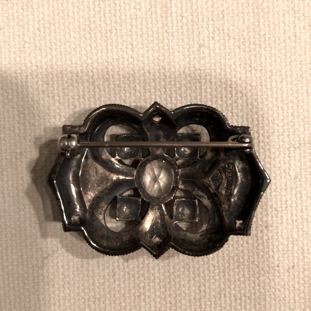 Judith Jack Pin - Picture 2 of 3